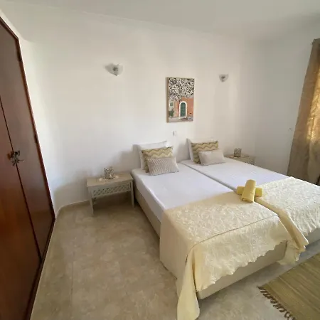 Moradia Olival- Bbq, 2 Quartos, Quintal Ferienhaus Albufeira