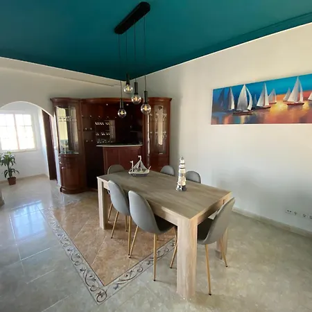 Ferienhaus Moradia Olival- Bbq, 2 Quartos, Quintal *