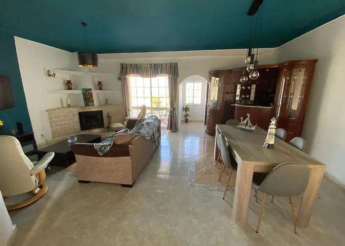 Ferienhaus Moradia Olival- Bbq, 2 Quartos, Quintal *