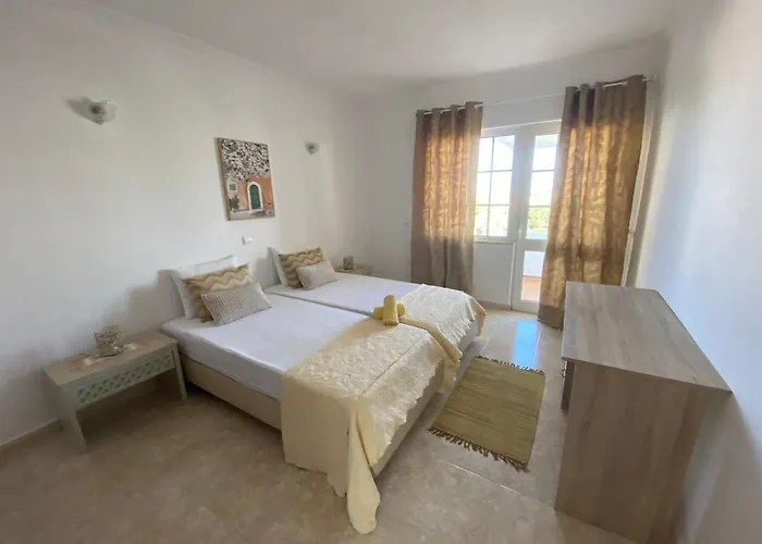 Ferienhaus Moradia Olival- Bbq, 2 Quartos, Quintal *