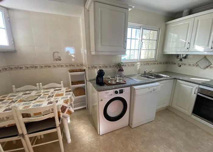 Moradia Olival- Bbq, 2 Quartos, Quintal Ferienhaus Albufeira