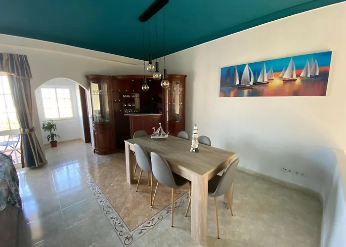 Ferienhaus Moradia Olival- Bbq, 2 Quartos, Quintal *