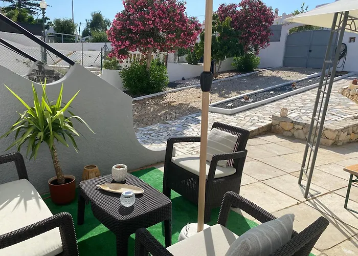 Moradia Olival- Bbq, 2 Quartos, Quintal Albufeira