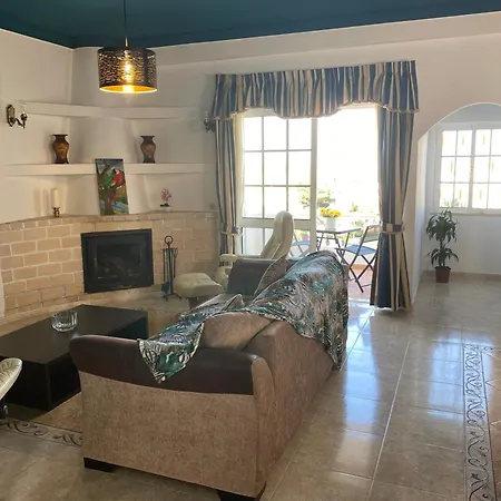 Moradia Olival- Bbq, 2 Quartos, Quintal Vakantiehuis *