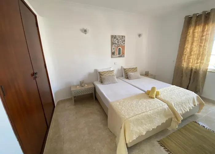 Moradia Olival- Bbq, 2 Quartos, Quintal Vakantiehuis Albufeira