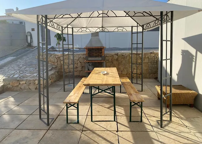 Moradia Olival- Bbq, 2 Quartos, Quintal Vakantiehuis