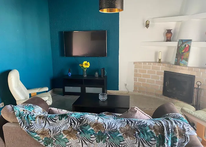 Vakantiehuis Moradia Olival- Bbq, 2 Quartos, Quintal *