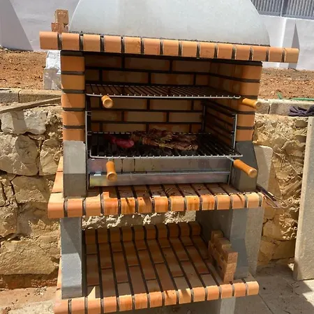 Moradia Olival- Bbq, 2 Quartos, Quintal * Албуфейра