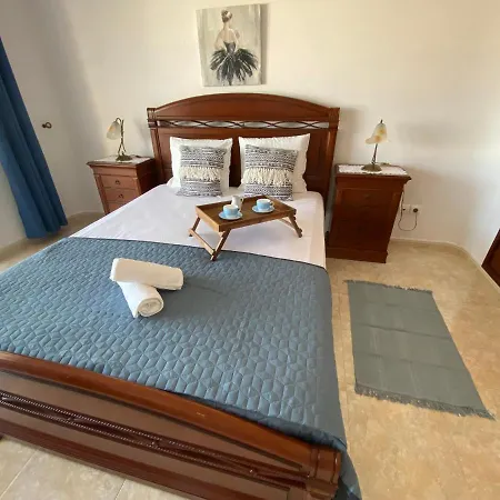 Moradia Olival- Bbq, 2 Quartos, Quintal Будинок відпочинку *